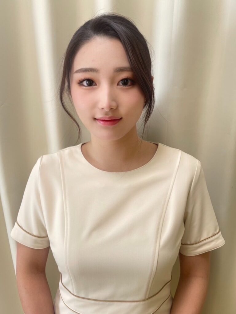 美容サロン Lunelle ルネルスタッフ Siina